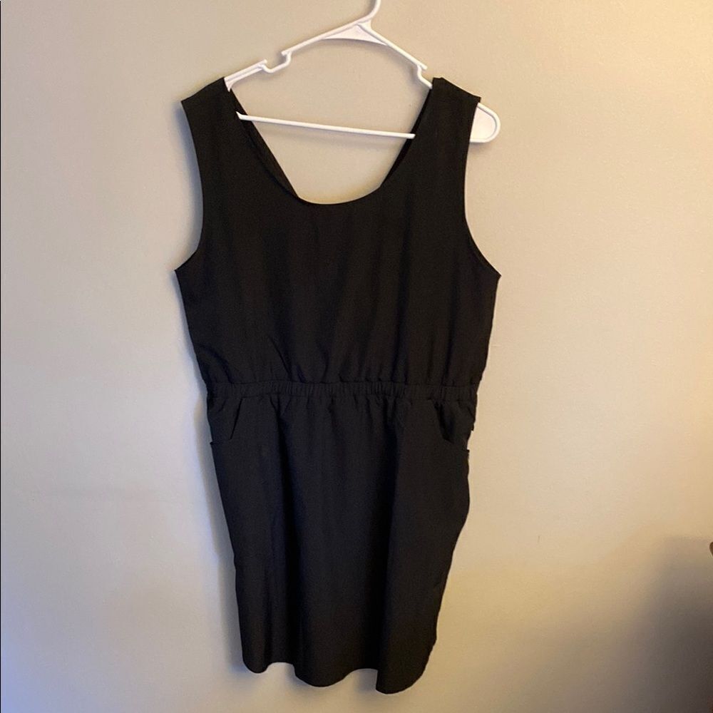 Ascend Black Sleeveless Dress. Size Large NWOT